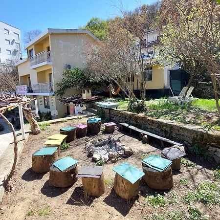הוסטל אולסינץ' Pirate Backpackers מראה חיצוני תמונה